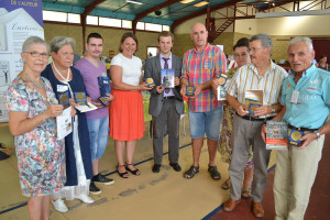 Les auteurs et la députée Valérie Rabault ont apprécié la médaille  7 à lire ! 