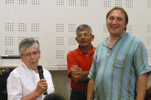 Yvette Caussade passe la main à Christophe Algarte sous le regard attentif de Paul Monteillet, président de la Boule Saint-Urcissienne.