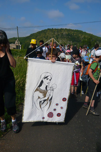 Les enfants sont prêts pour la marche