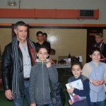  Les gagnants de la catégorie enfants : Théo & Nino GIRARD récompensés par Bernard PAILLARES, maire de St Nauphary et Manon GUICHARD, jury enfants.