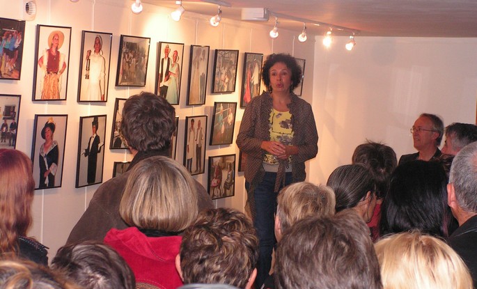 Mireille présente l'exposition puis donne la parole aux porteurs de projets